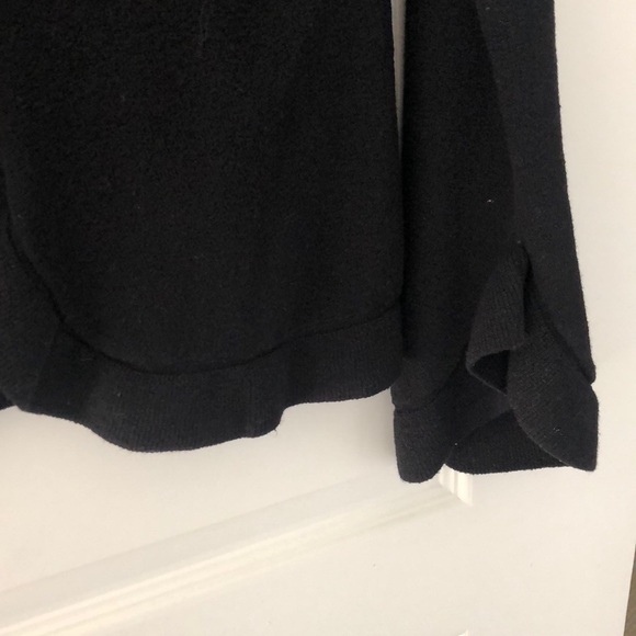 Black ruffle front and sleeve open front sweater - Picture 4 of 6